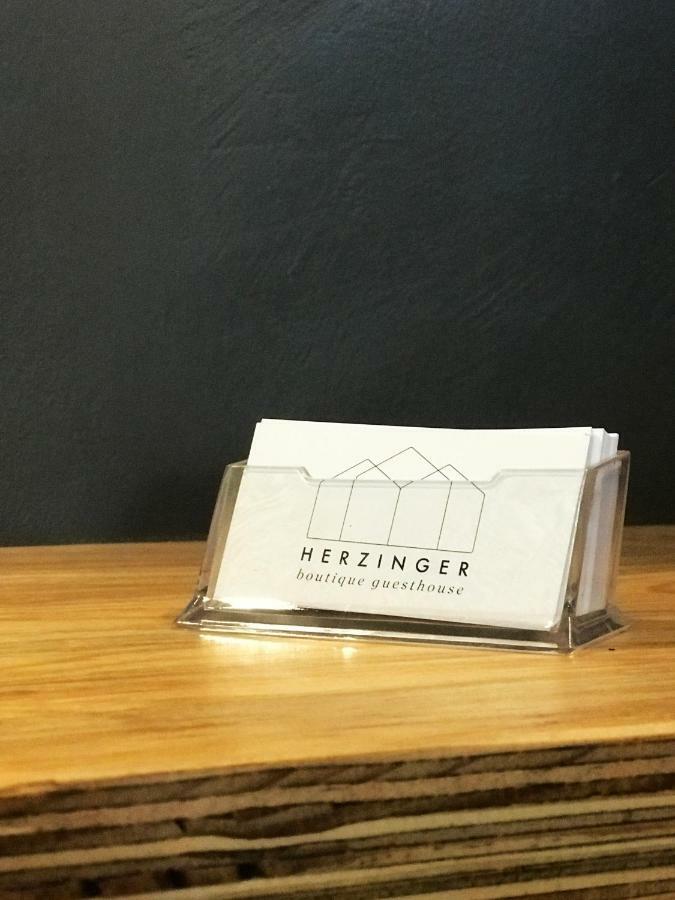 Herzinger Boutique Guesthouse Klein Windhoek Экстерьер фото